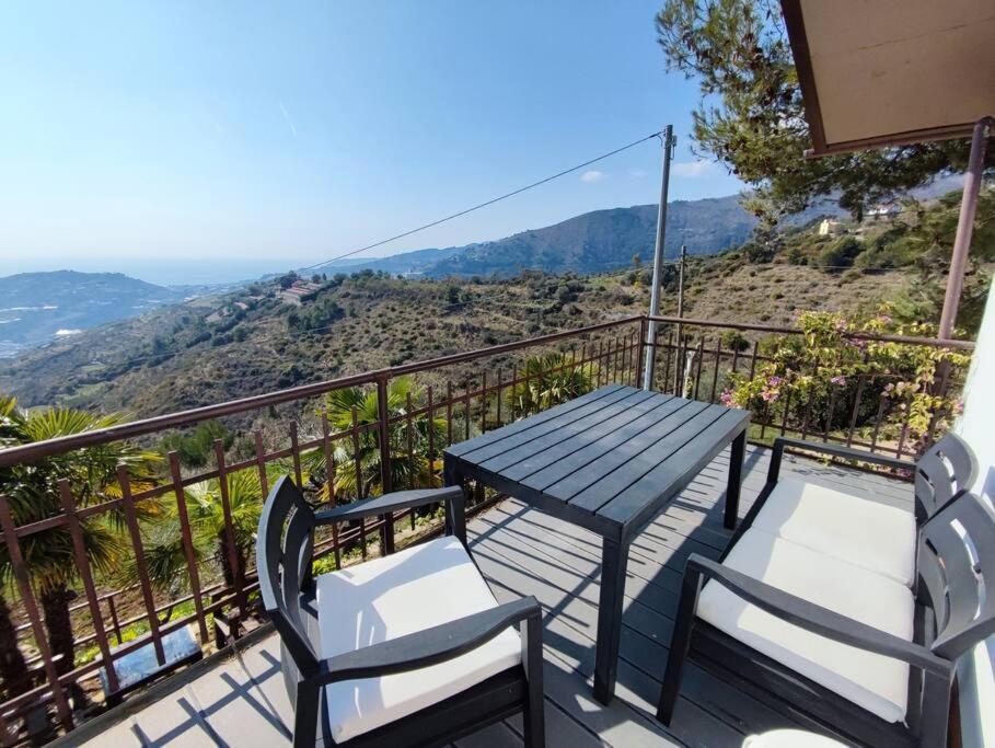 Penzion Detached House With Garden And Sea View Sanremo Exteriér fotografie